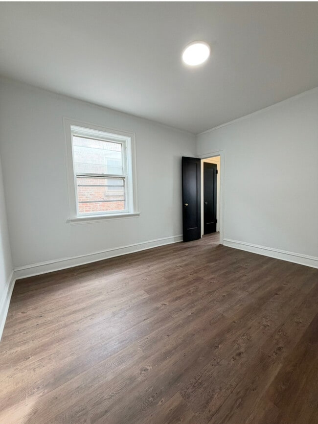 Building Photo - 7712 S Jeffery Blvd