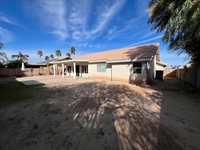 Building Photo - 4 BEDROOM IN BARKLEY RANCH!