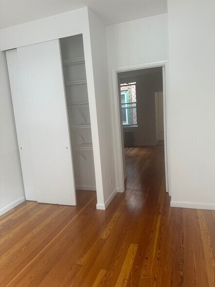 Building Photo - 1682 George St