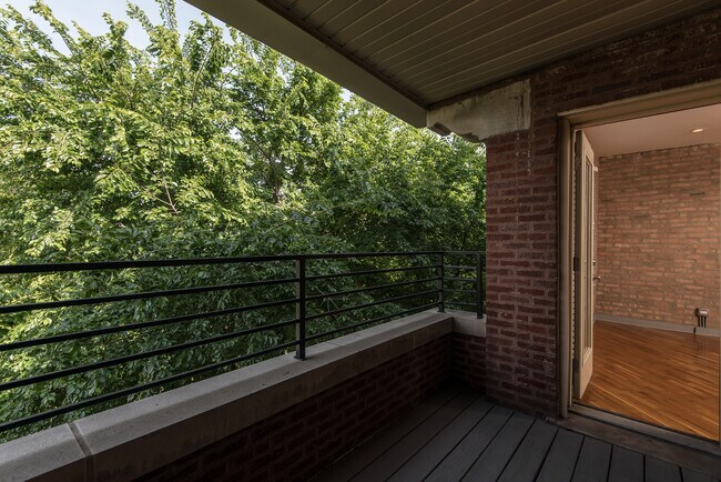 Building Photo - 4354 S Prairie Ave