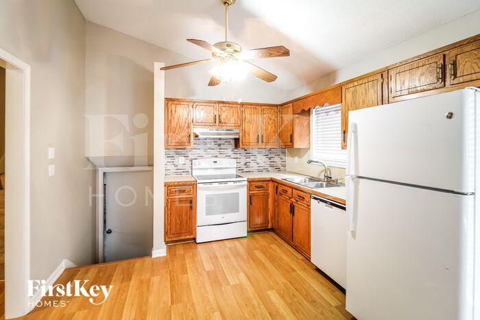 Building Photo - 4131 Warren Rd