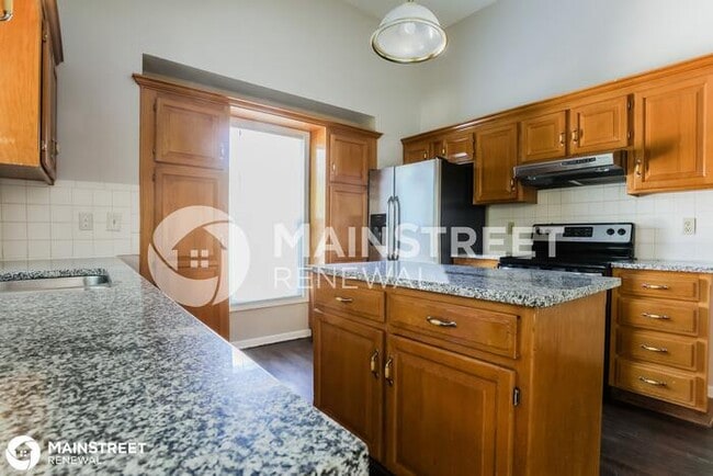 Building Photo - 1405 NE Tawny Drive, LEE'S SUMMIT, MO 64086