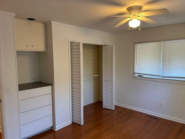 Building Photo - FREE MONTH OF DECEMBER 2025 Beach, 2nd row