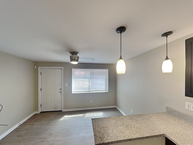 Building Photo - Lantern Square Apartments-B5