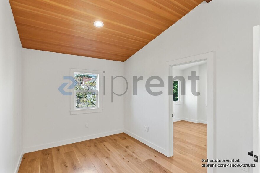 Building Photo - 912 61st St