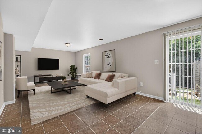 Building Photo - 2103 Sayan Ct