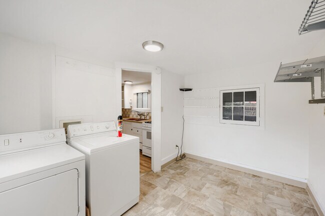 Building Photo - 714 1/2 S Tejon St