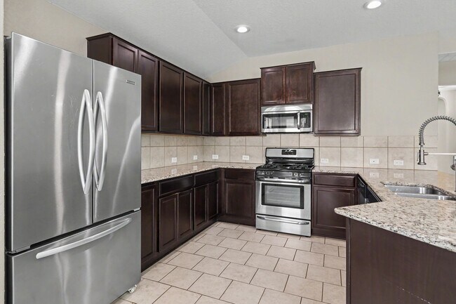Building Photo - Spacious 3BR w/ Cabana, Storage Shed & Open Living Area in San Antonio