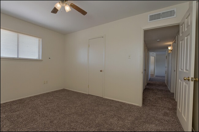 Building Photo - 3101 Kirkcaldy St