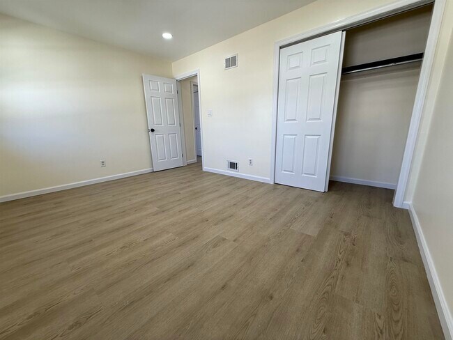 Building Photo - 588 Avenue A