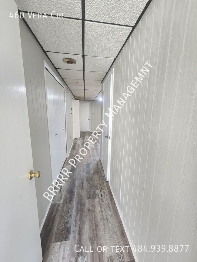 Building Photo - 460 Vera Cir