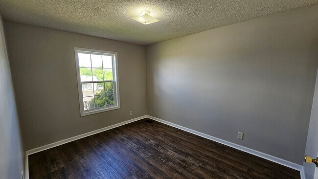 Building Photo - 938 Lindsey Dr