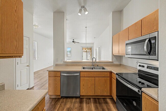 Building Photo - 16489 N Oachs Dr