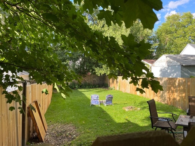 Building Photo - 4 Bedroom, 1.5 Bath Home – North East Grand Rapids