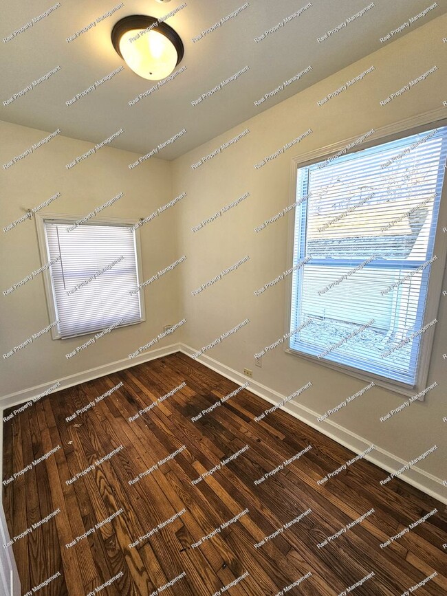 Building Photo - 3 Bedroom Cape Cod