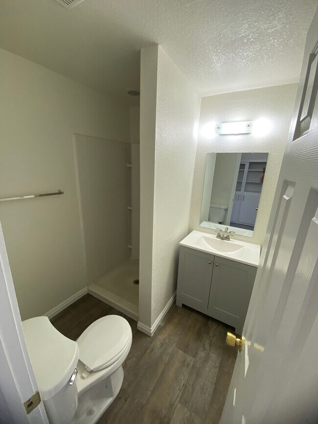 Building Photo - 3p2538