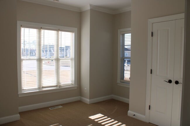 Building Photo - 3001 Canal Dr NW