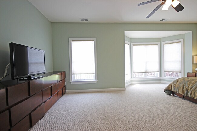 Building Photo - Village at Quarterpath