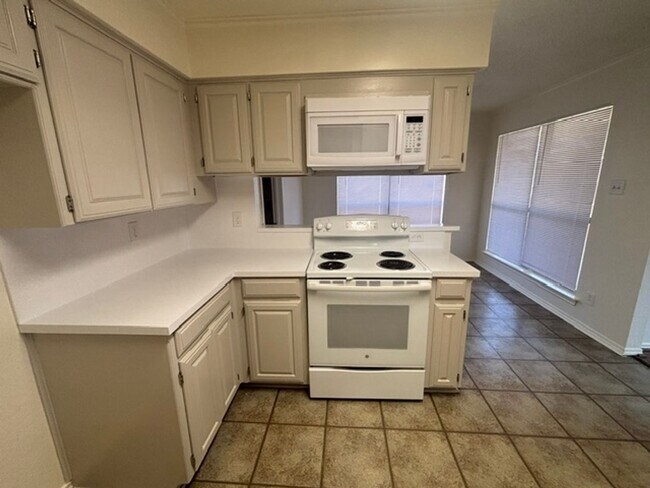 Building Photo - 6509 Tempest Dr