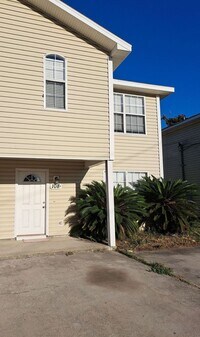Building Photo - 108 Gray Ave