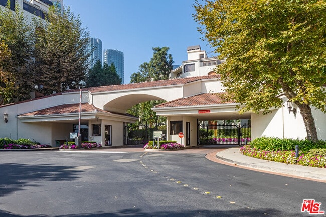 Building Photo - 2102 Century Park Ln