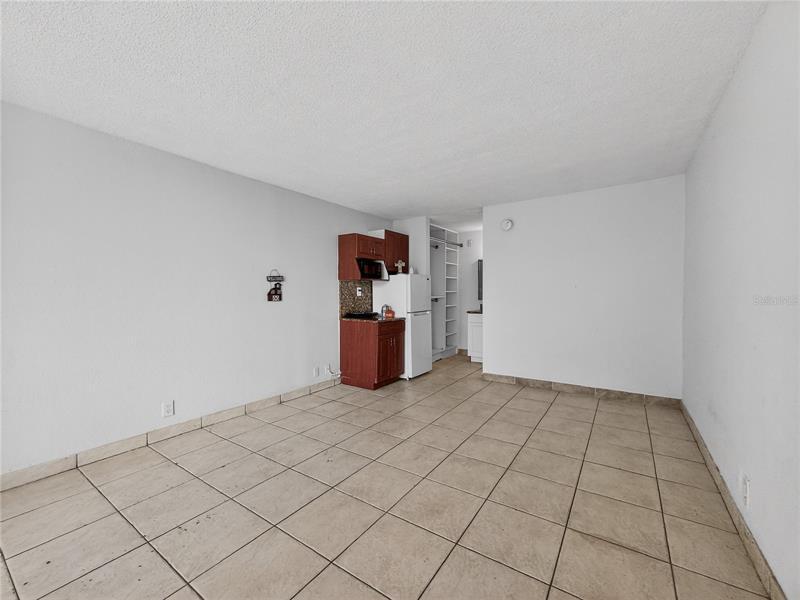 Building Photo - 7900 S Orange Blossom Trl