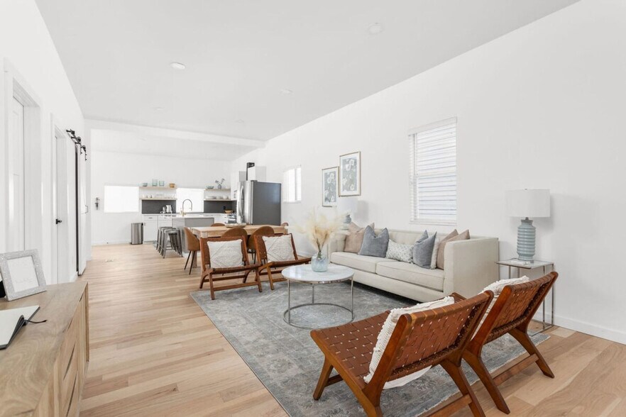 Primary Photo - 305 Parkway Ave