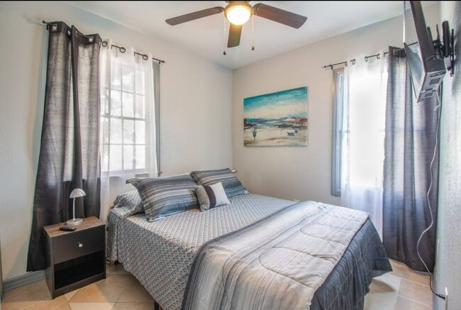 Building Photo - 1815 Larkin Ave