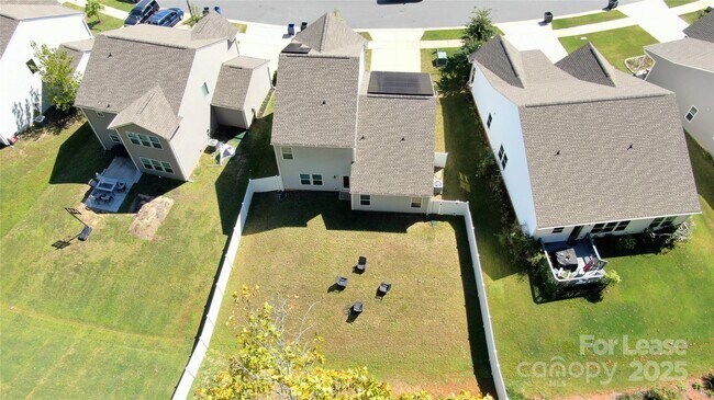 Building Photo - 5125 Saddleback Dr