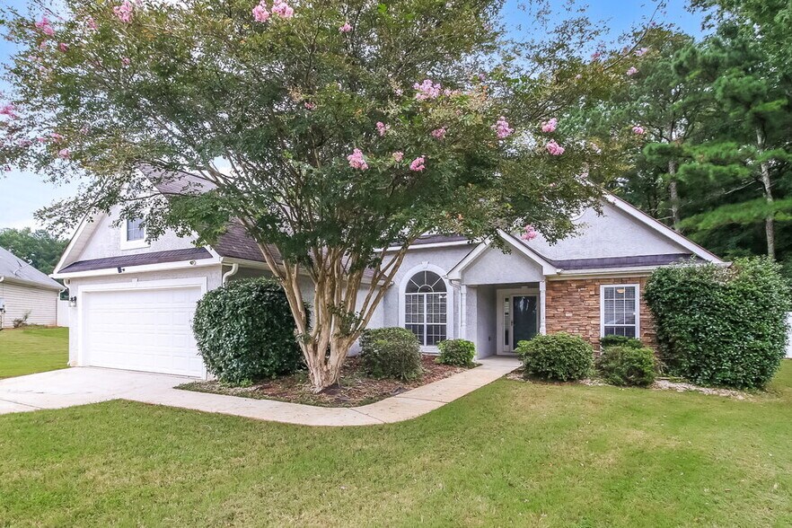 Building Photo - 1303 Vine Cir