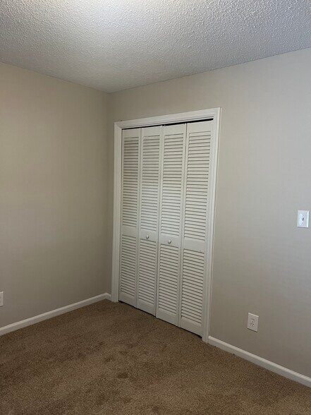 Building Photo - 2703 Byerly Dr N