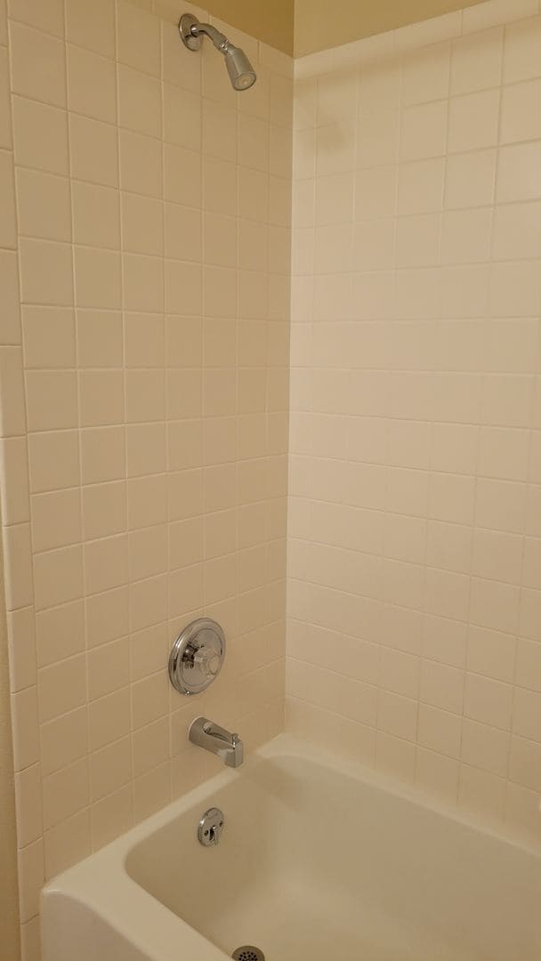 Building Photo - 4 Bed 3 Bath off Dublin/Powers w/AC- Avail...