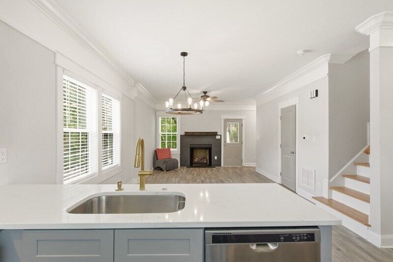 Building Photo - 413 Cecil St