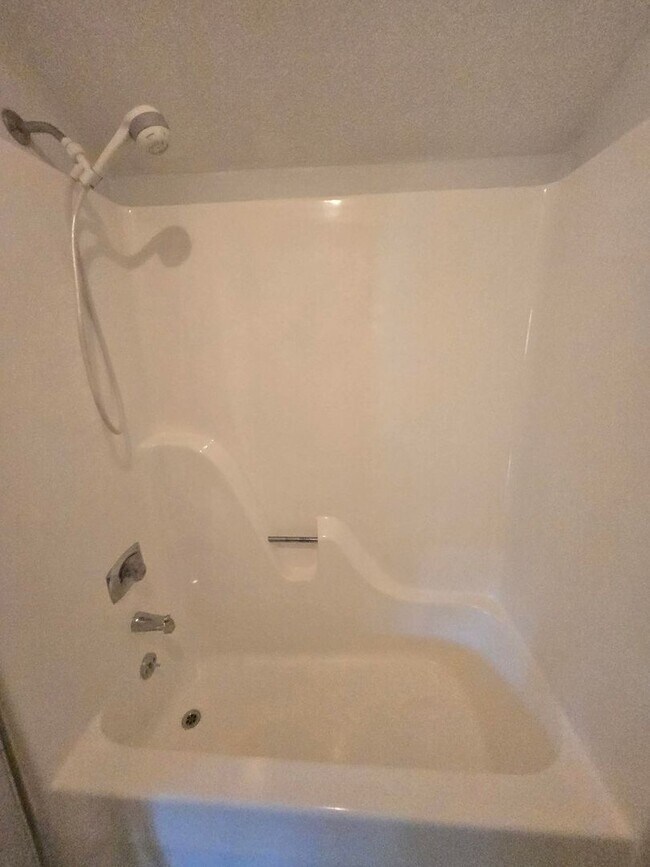 Building Photo - Spacious 3-Bedroom Condo in Gated Community – Modern Comfort & Convenience!