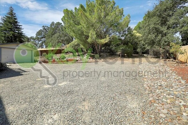 Building Photo - 3556 Mesa Verdes Dr