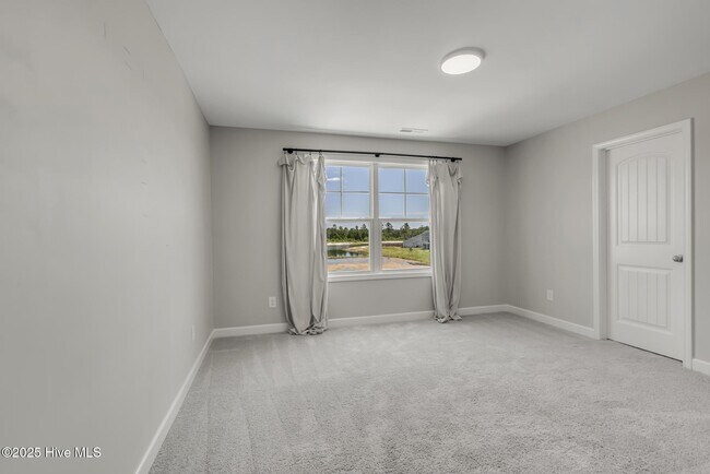Building Photo - 556 Transom Wy