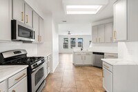 Building Photo - 2437 Aspen Dale Dr