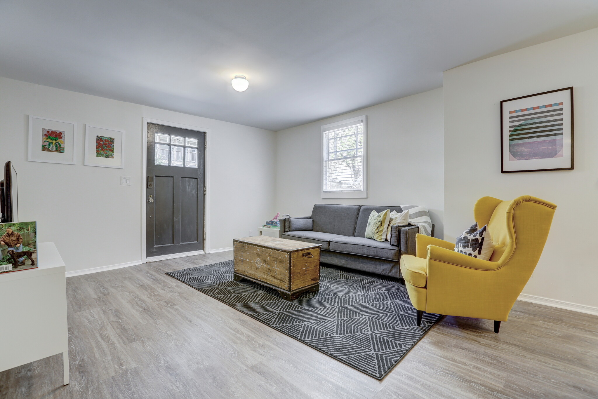 Building Photo - 352 5th Street NE