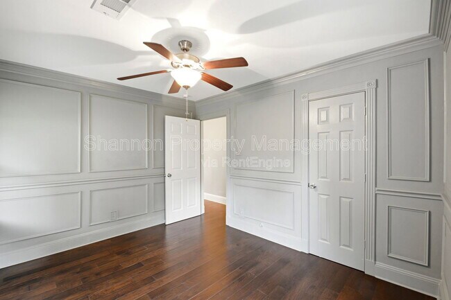 Building Photo - 2207 Saxon Dr