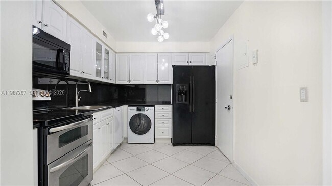 Building Photo - 6770 Indian Creek Dr