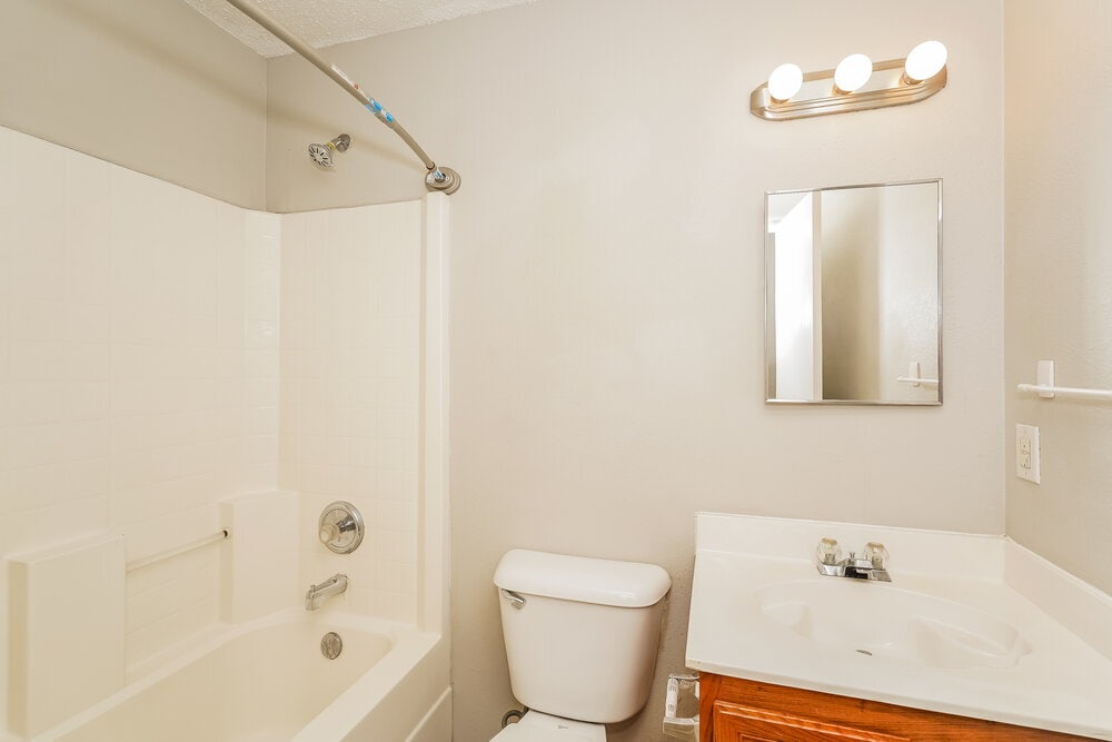 Building Photo - 541 Magdalen Ave