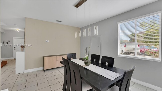 Building Photo - 2342 SE 10th St