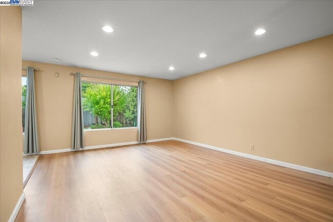 Building Photo - 1043 Bonner Ave