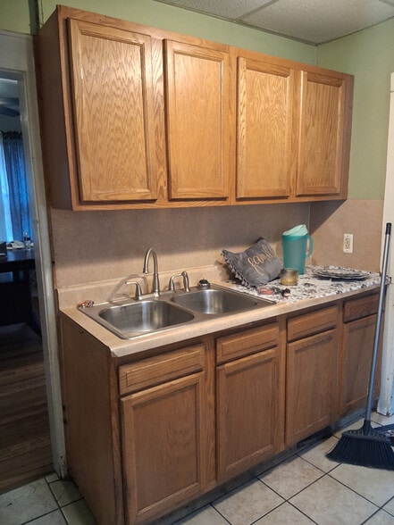 Building Photo - 487 Chalmers St