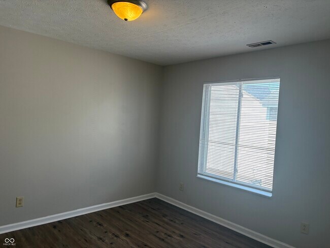 Building Photo - 6682 Dunsdin Dr