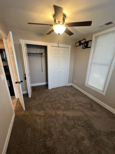 Building Photo - 312 N 1st Ave