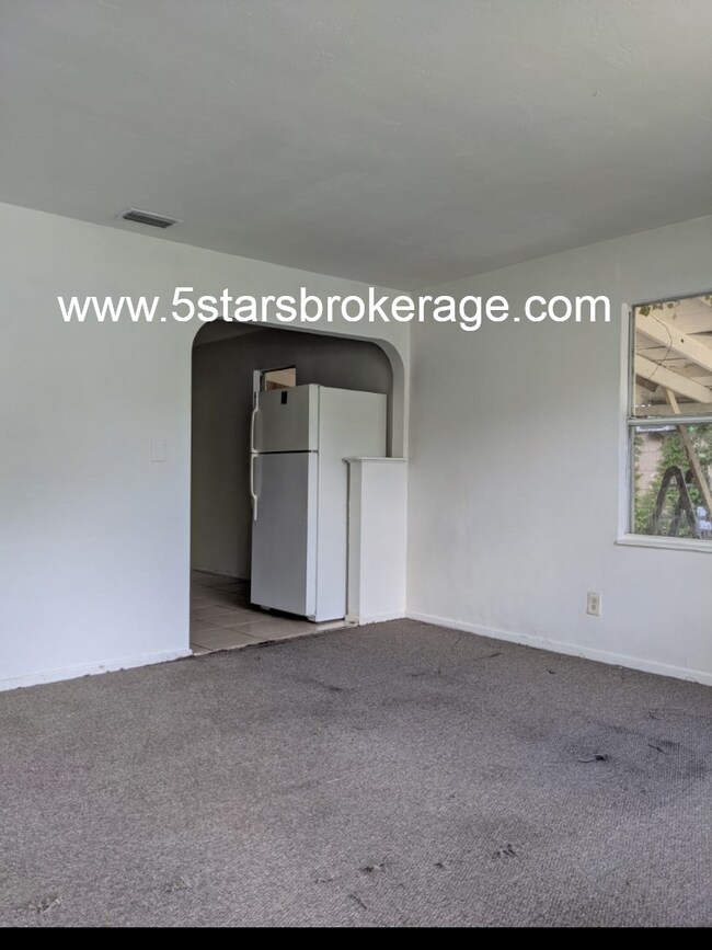 Building Photo - 4654 13th Ave S