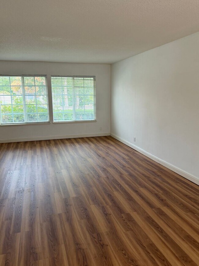 Building Photo - 2863 Sapphire Ave