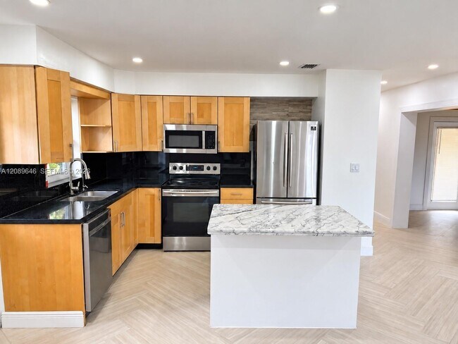 Building Photo - 1701 N 46th Ave
