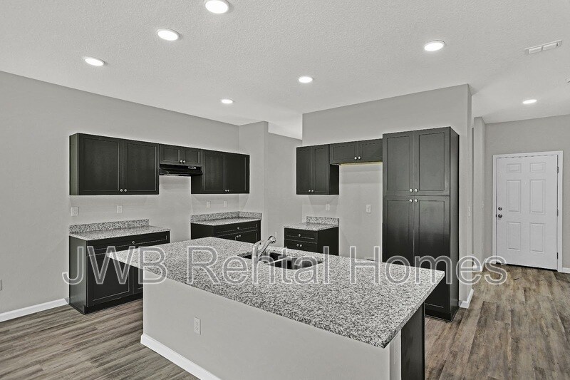 Building Photo - 14339 Gossett St